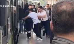 Bursa Metrosunda Koltuk Kavgası Kameraya Yansıdı
