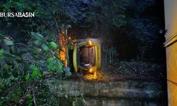 Bursa’da Otomobil 10 Metreden Site Bahçesine Düştü