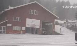 Uludağ’da beklenen kar yağışı başladı