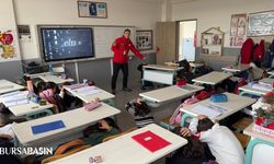 JAK Timleri Bursa’da Öğrencilere Afet Eğitimi Verdi