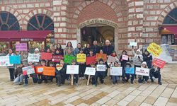 Minik Öğrenciler Bursa’da Kardeşlik Mesajı Verdi