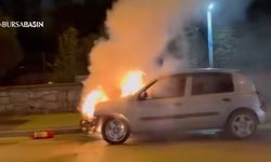 Merinos Kavşağı’nda Seyir Halindeki Otomobil Alev Aldı