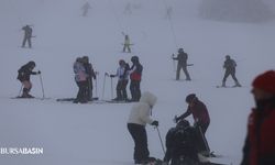 Uludağ’da Sömestr Yoğunluğu Sis ve Soğuğa Rağmen Sürüyor