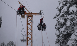 Uludağ’da telesiyejde mahsur kalan 51 tatilci kurtarıldı