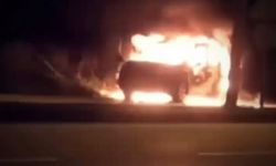 Bursa’da Seyir Halindeki Otomobil Alev Alev Yandı