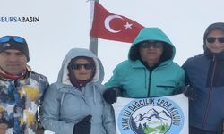 Uludağ Zirvesinde Bayrak Nöbeti