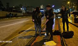 Bursa’da Su Birikintisi Sandı Çukura Düştü