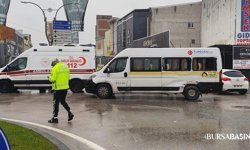 İnegöl’de Servis ile Kamyon Çarpıştı: 4 Yaralı