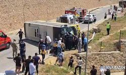 İnegöl’de Halk Otobüsü Devrildi: Sürücü Yaralandı