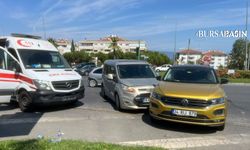 Mudanya’da Kavşakta İki Otomobil Çarpıştı: 1 Yaralı