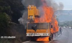 Bursa’da seyir halindeki iş makinesi alev aldı