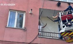 Bursa’da bıçaklı genç 2 saat sonra teslim oldu