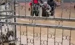 Mudanya’da selde mahsur kalan 4 kişi kurtarıldı