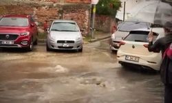 Bursa’da sağanak alarmı! Pazar yerleri göle döndü