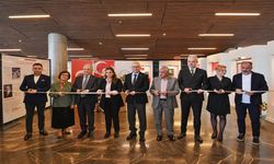 Bursa’da Cumhuriyet ve Atatürk sergisi ziyarete açıldı