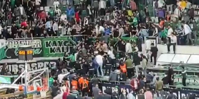 Bursaspor - Beşiktaş Maçında Kavga