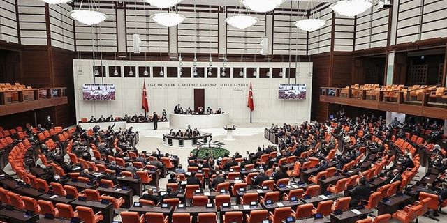 Yeni tezkere Meclis'te: Türk askerin görev süresi uzatılıyor