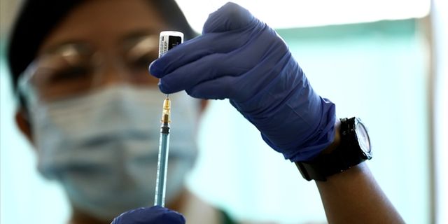 Japonya'dan Pfizer'ın takviye doz Kovid-19 aşısına onay