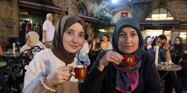 Bursa Koza Han'da hatırlı sohbet