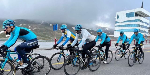 Kazak bisikletçiler Erciyes'i tercih ediyor