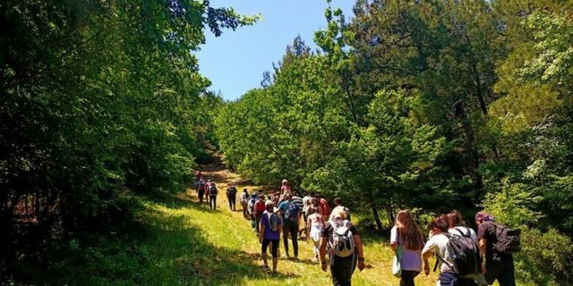 Trakya Üniversitesi ve Sardos Gençlik yürüyüş yaptı
