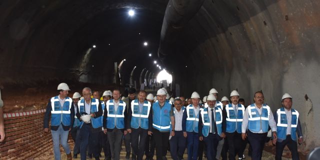 Osmaneli-Bursa-Bandırma-Balıkesir Hızlı Tren Hattı T04 Tüneli Işık Görme Töreni Düzenlendi