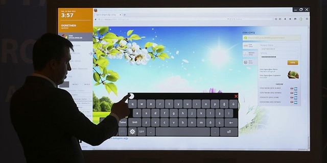Okullar teknolojiyle donatılıyor
