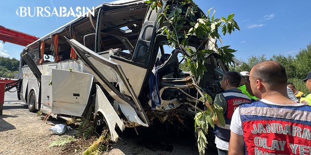 Bursa'da Tur Otobüsü kaza yaptı 5 Ölü 38 yaralı