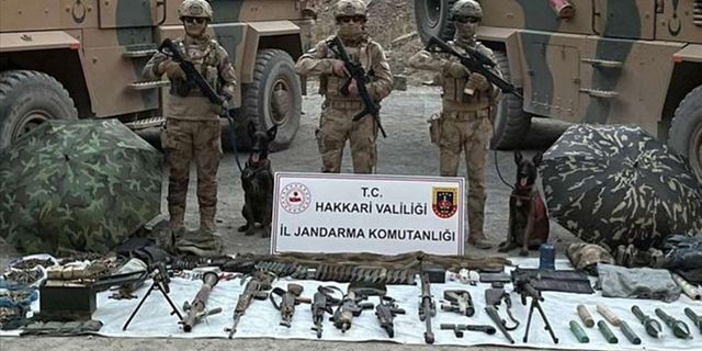 Hakkâri’de PKK'ya darbe! Çok sayıda silah, patlayıcı ve...