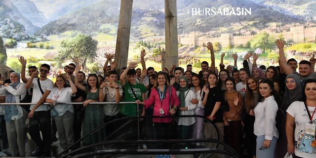 Balkanlar’dan Gelen Öğrencilerin Bursa Fetih Müzesi Yolculuğu