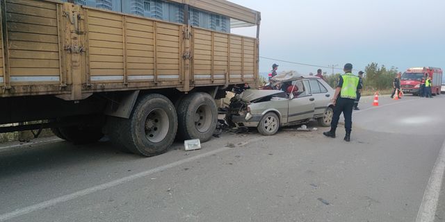Bursa'da Kamyona Arkadan Araç Çarptı! 1 Ölü 1 Yaralı