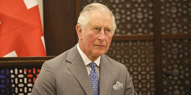 Charles, İngiltere Kralı ilan edildi