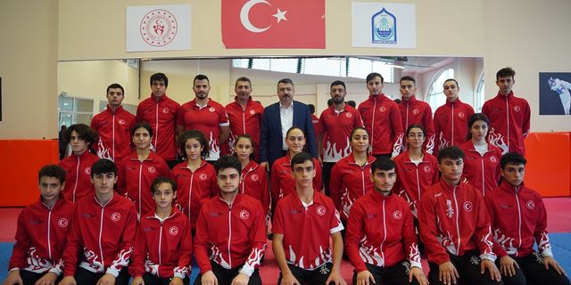 Şampiyon Naim Süleymanoğlu'nun Adı Yıldırım'da Yaşatılıyor