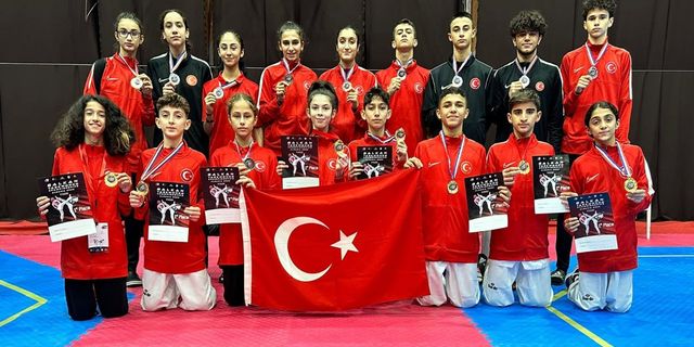 Bursa'lı Sporcular Arnavutluk'ta Büyük Başarı Kazandı