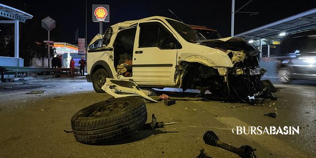 Bursa'da araç bariyere çarpıp takla attı! 2 kişi yaralı