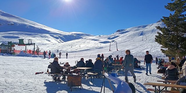 Tatilcilerin kayak tercihi Antalya oldu