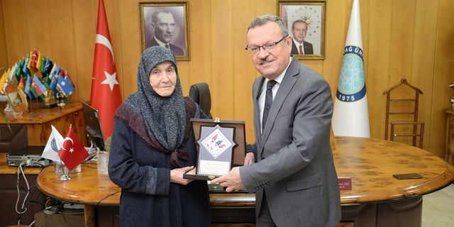 Bursa'da Apaydın evini Uludağ Üniversitesi'ne bağışladı