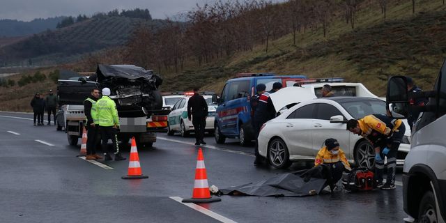 Bursa'da otoyolda zincirleme kaza: 4 ölü, 6 yaralı