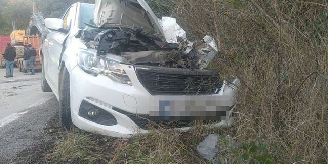 Mudanya'da trafik kazası 2 kişi yaralandı