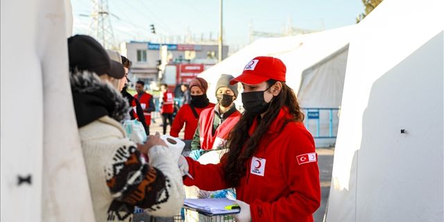 Kızılay afet bölgelerinde çalışmalarını sürdürüyor