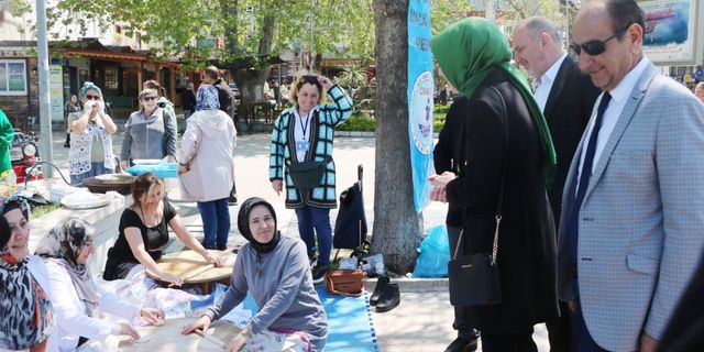 Çınarcık'ta depremzedeler yararına kermes düzenlendi