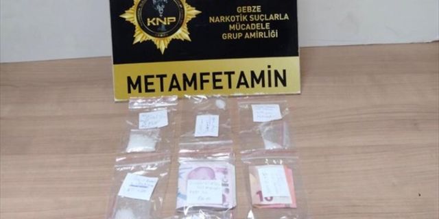 Kocaeli'de uyuşturucu operasyonlarında yakalanan zanlılardan 3'ü tutuklandı