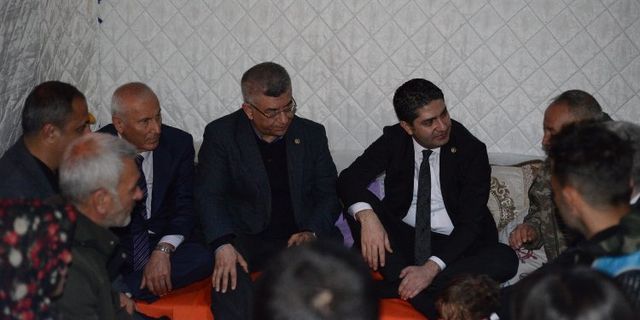 MHP'li Özdemir Kahramanmaraş'ta depremzede vatandaşlarla iftar yaptı