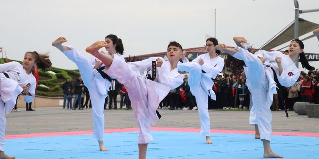 Bursa ve çevre illerde 19 Mayıs Atatürk'ü Anma, Gençlik ve Spor Bayramı kutlanıyor