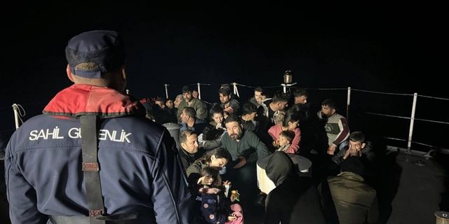 Çanakkale açıklarında 38 düzensiz göçmen kurtarıldı