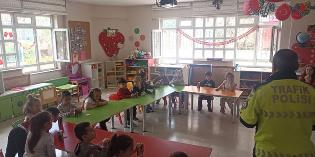 Osmaneli'de anaokulu öğrencilerine trafik eğitimi verildi