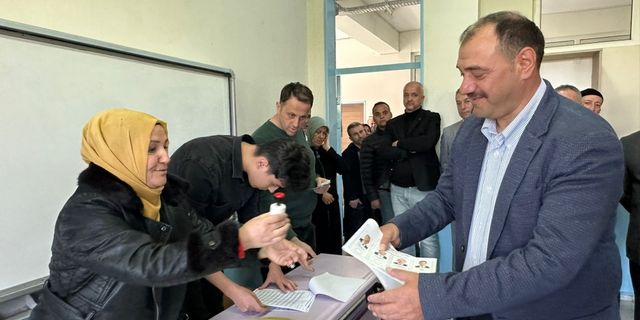 Sakarya Valisi Kaldırım, oyunu kullandı