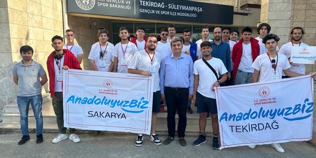 "Anadoluyuz Biz" Projesi kapsamında Sakaryalı gençler Tekirdağ'ı gezdi