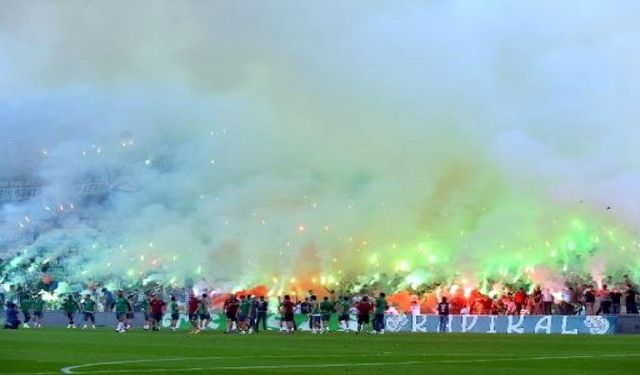 3 Bin Bursaspor Taraftarı Stadı Yeşil Beyaz'a Bürüdü!
