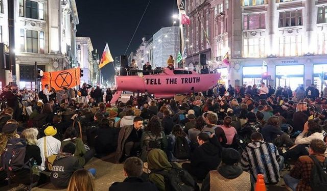 Londra'da Onlarca Protestocu Gözaltına Alındı!